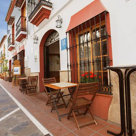 Hostal El Gallo-3